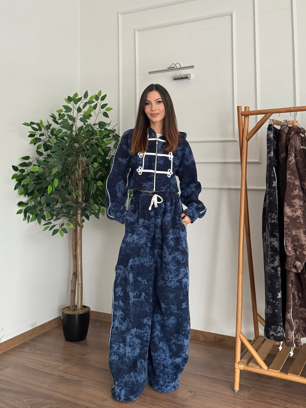 Kira Nakış İşleme Lacivert Batik Takım