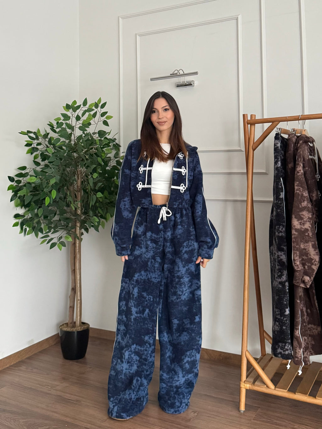 Kira Nakış İşleme Lacivert Batik Takım