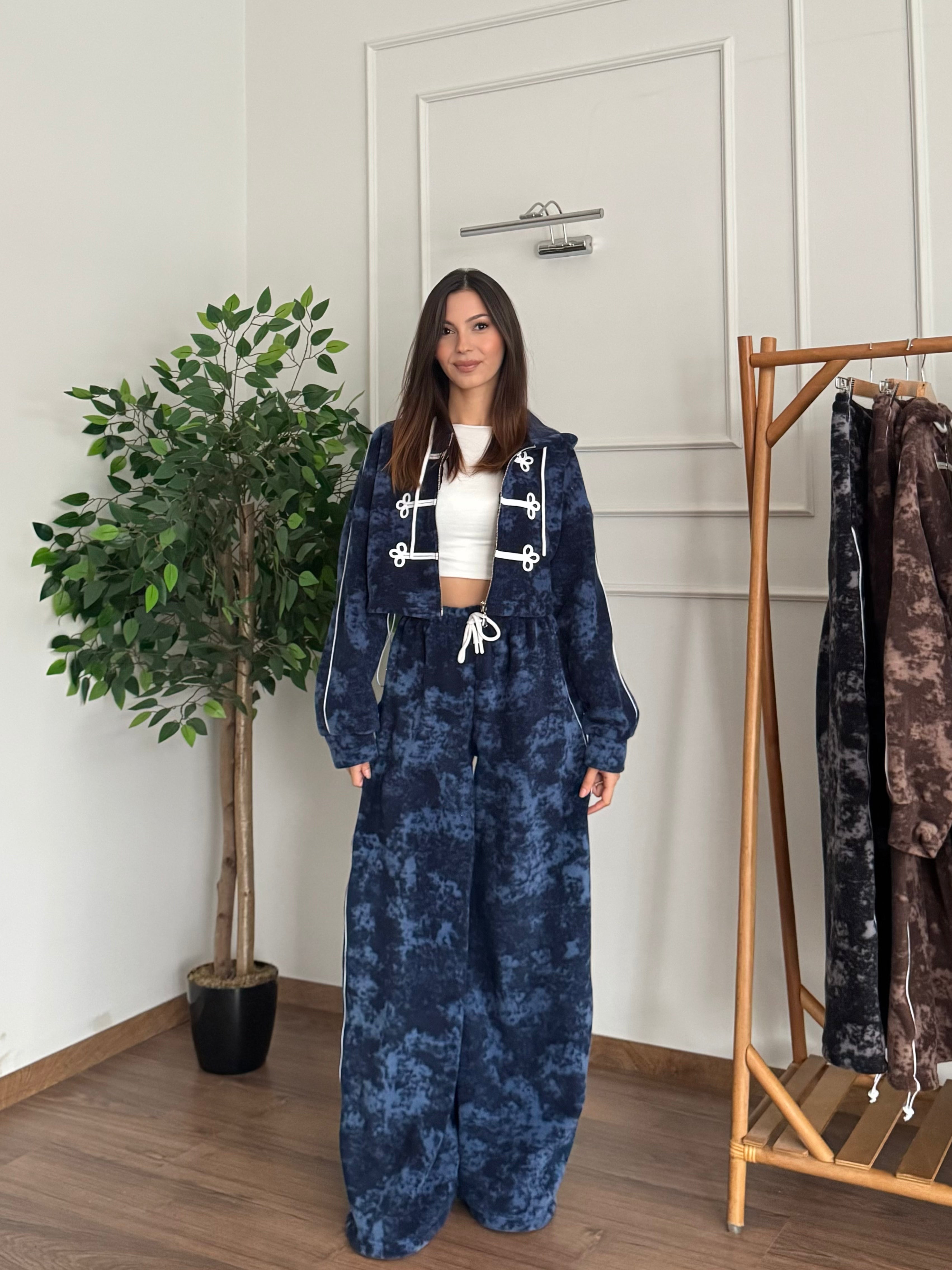 Kira Nakış İşleme Lacivert Batik Takım
