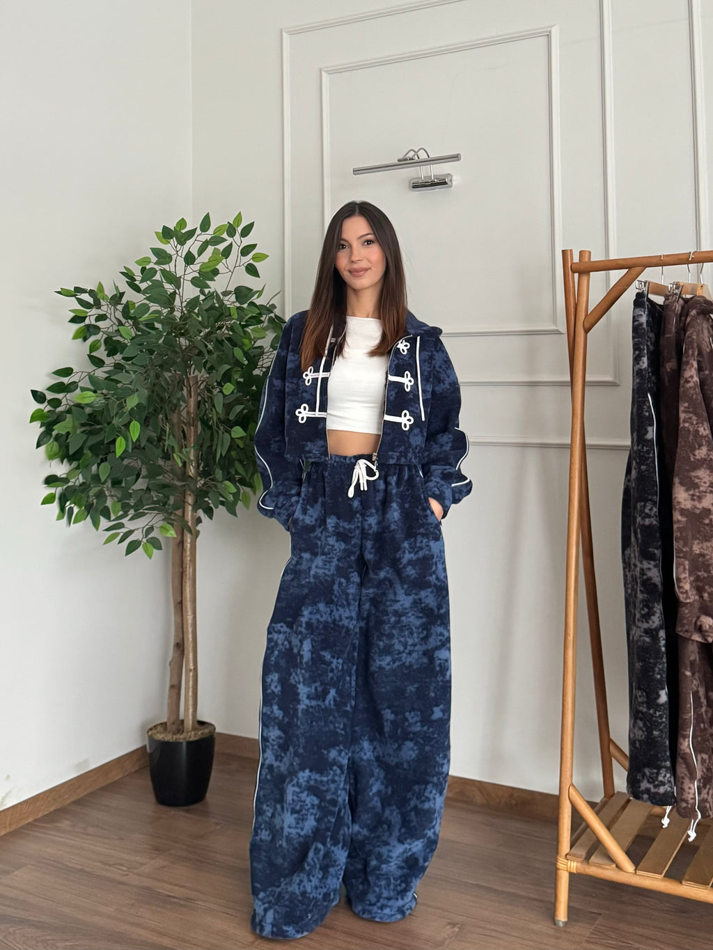 Kira Nakış İşleme Lacivert Batik Takım