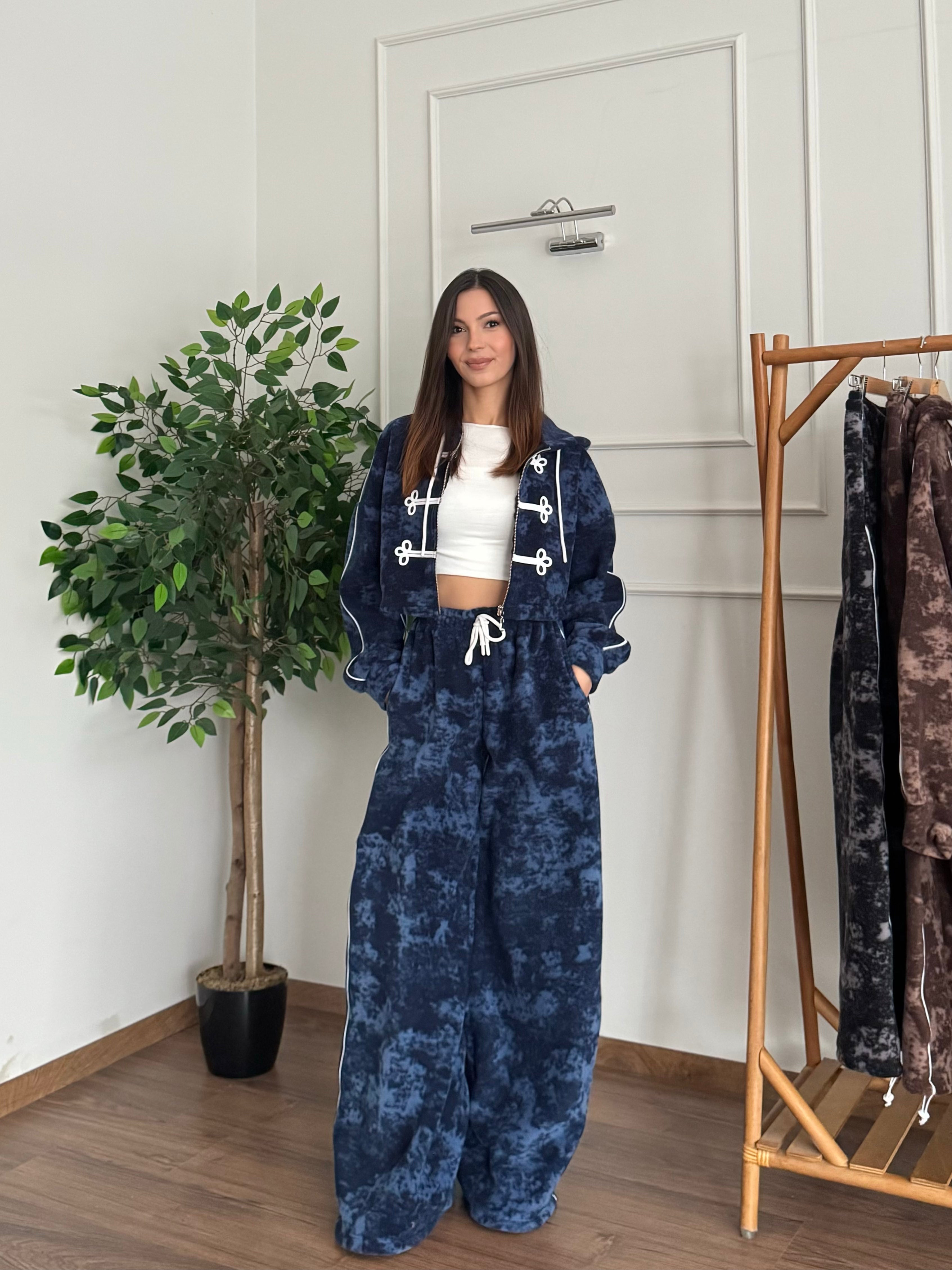 Kira Nakış İşleme Lacivert Batik Takım