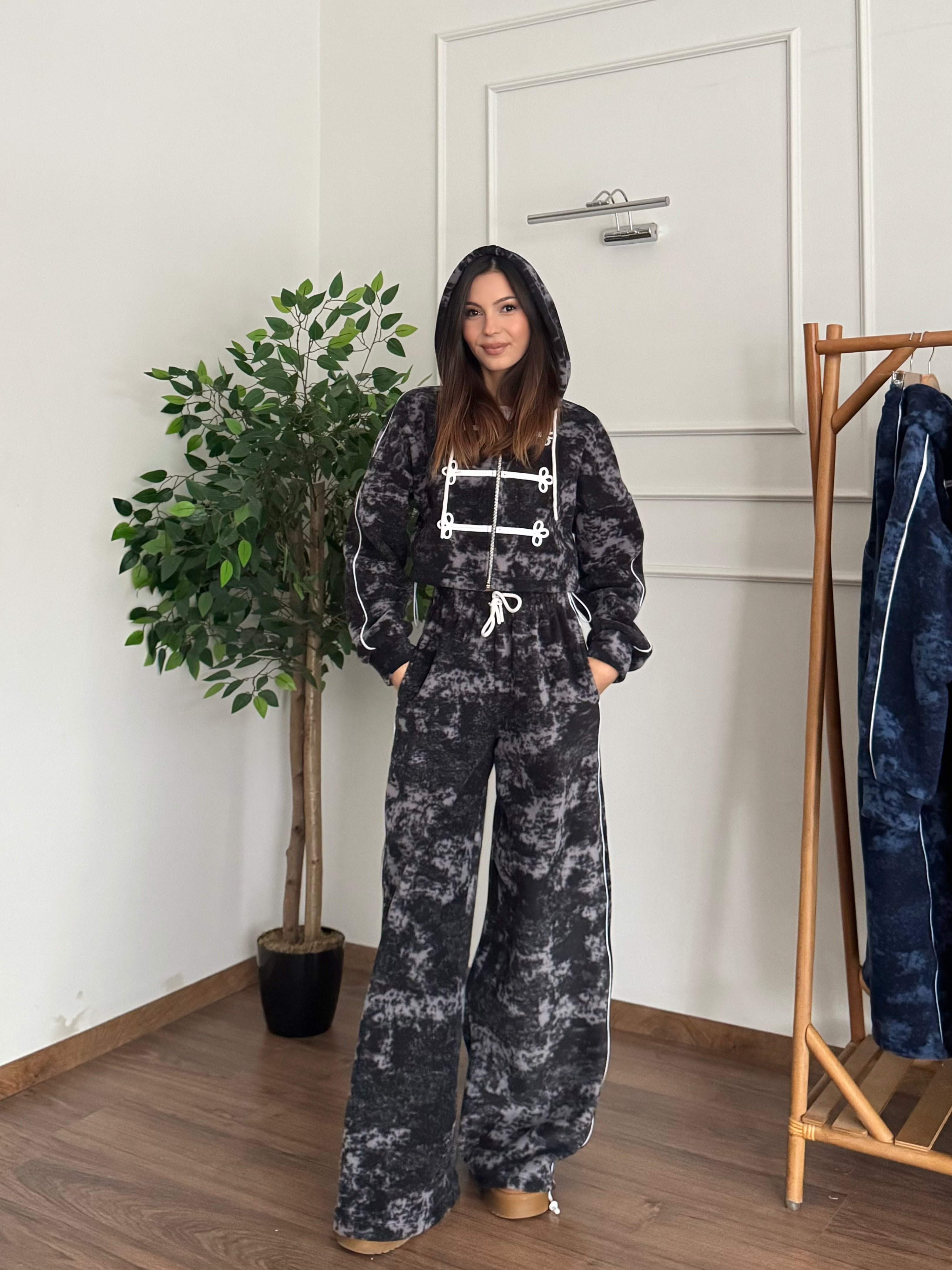 Kira Nakış İşleme Siyah Batik Takım
