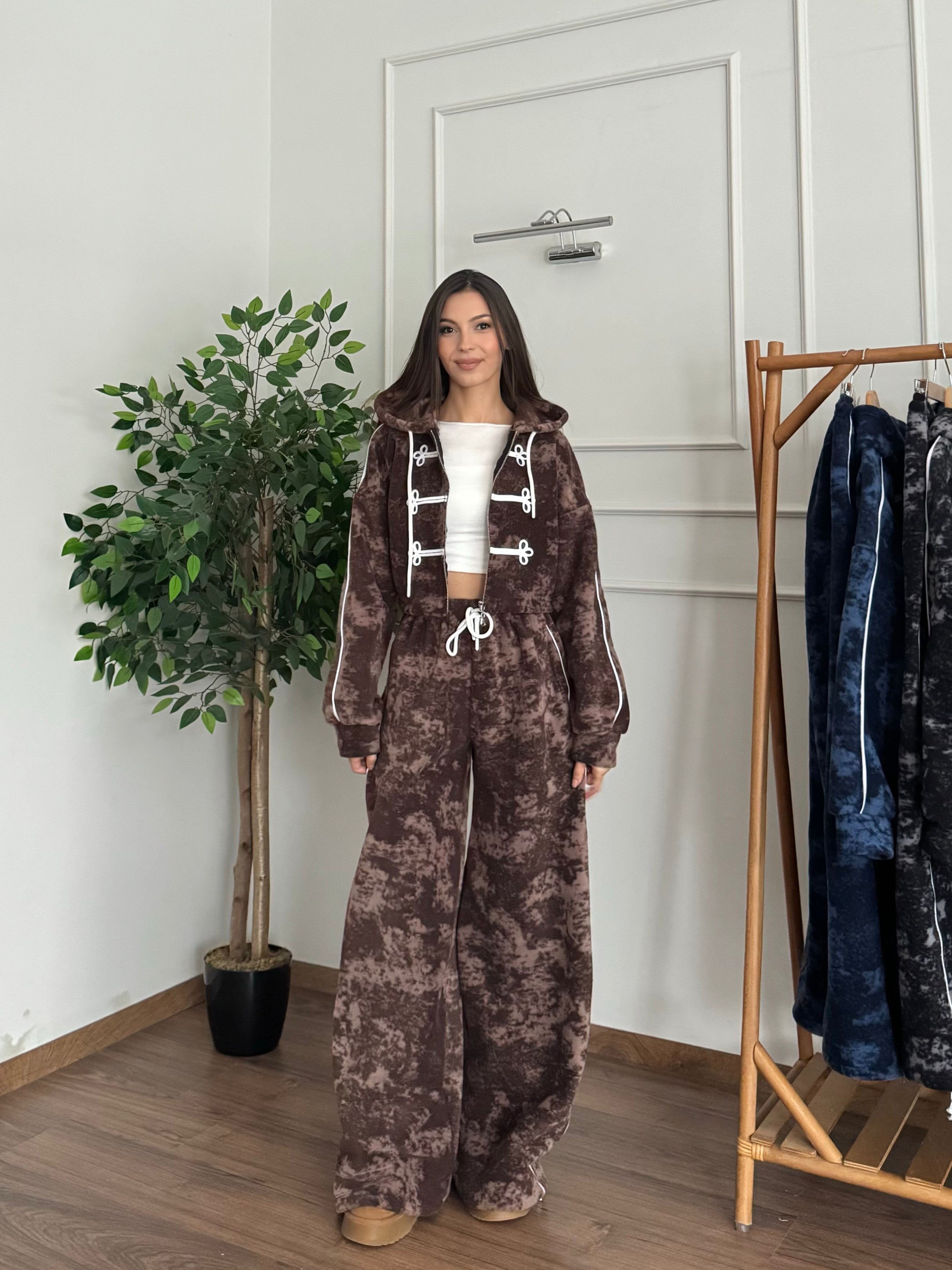 Kira Nakış İşleme Kahverengi Batik Takım