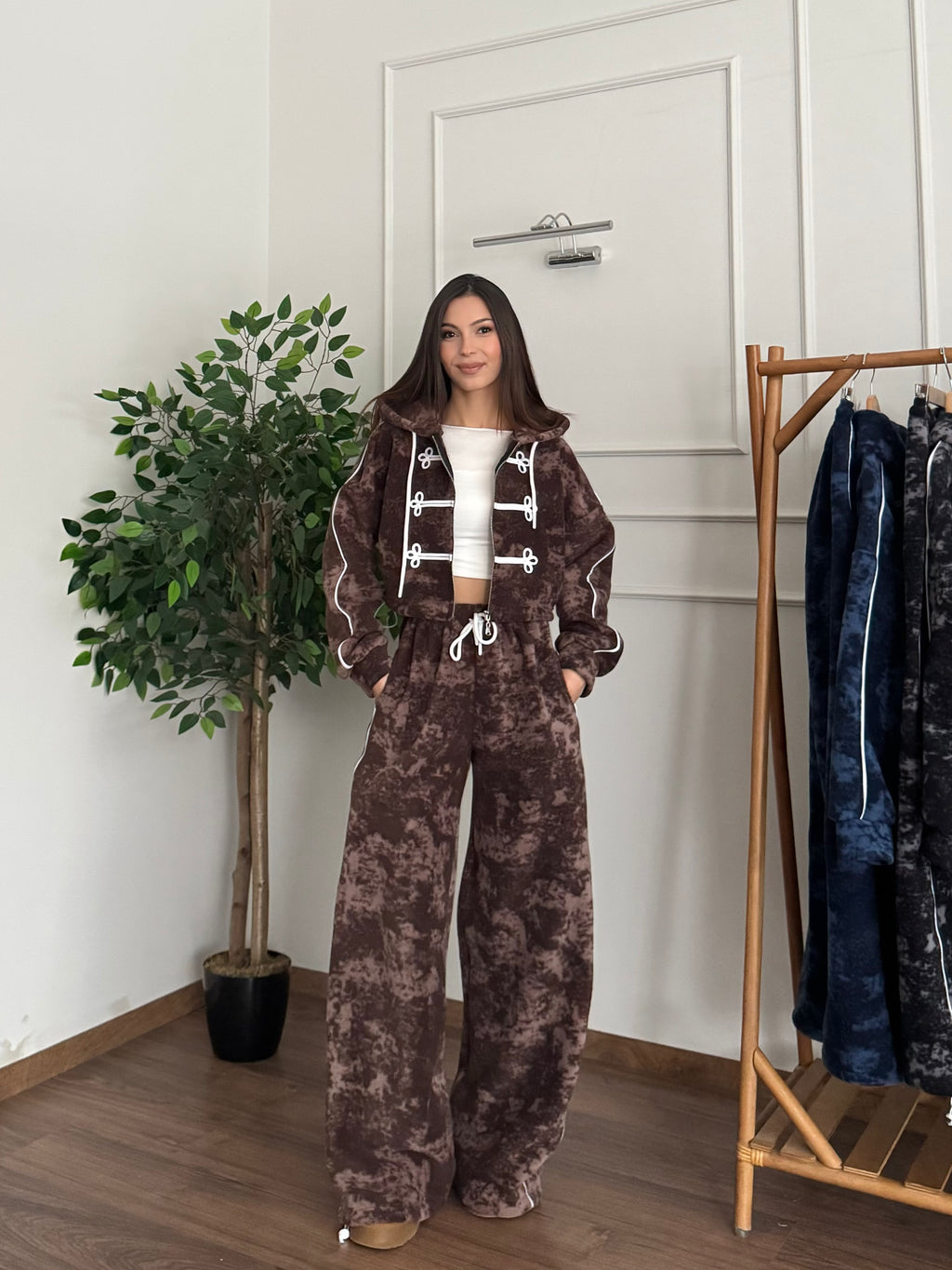 Kira Nakış İşleme Kahverengi Batik Takım