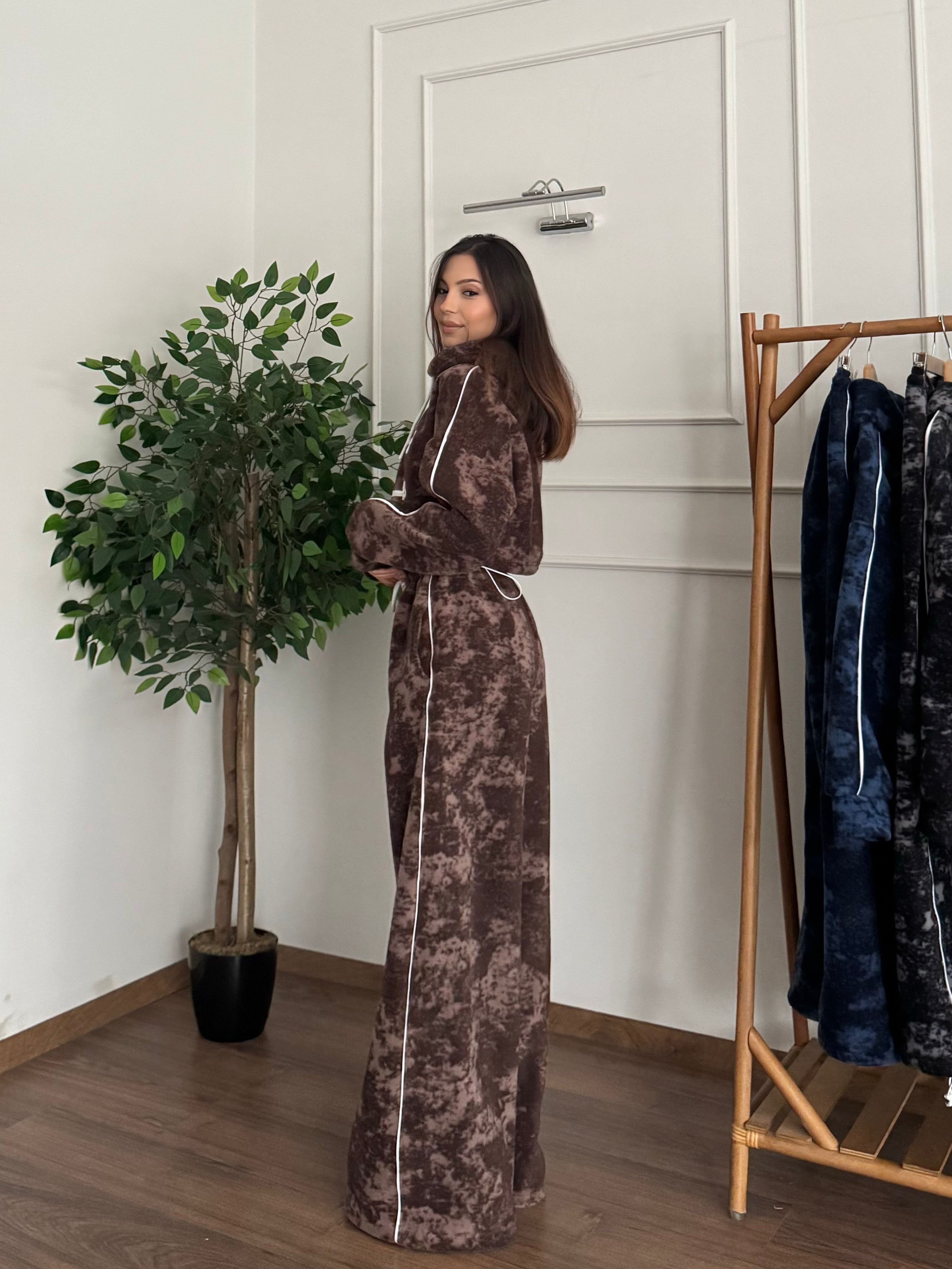 Kira Nakış İşleme Kahverengi Batik Takım