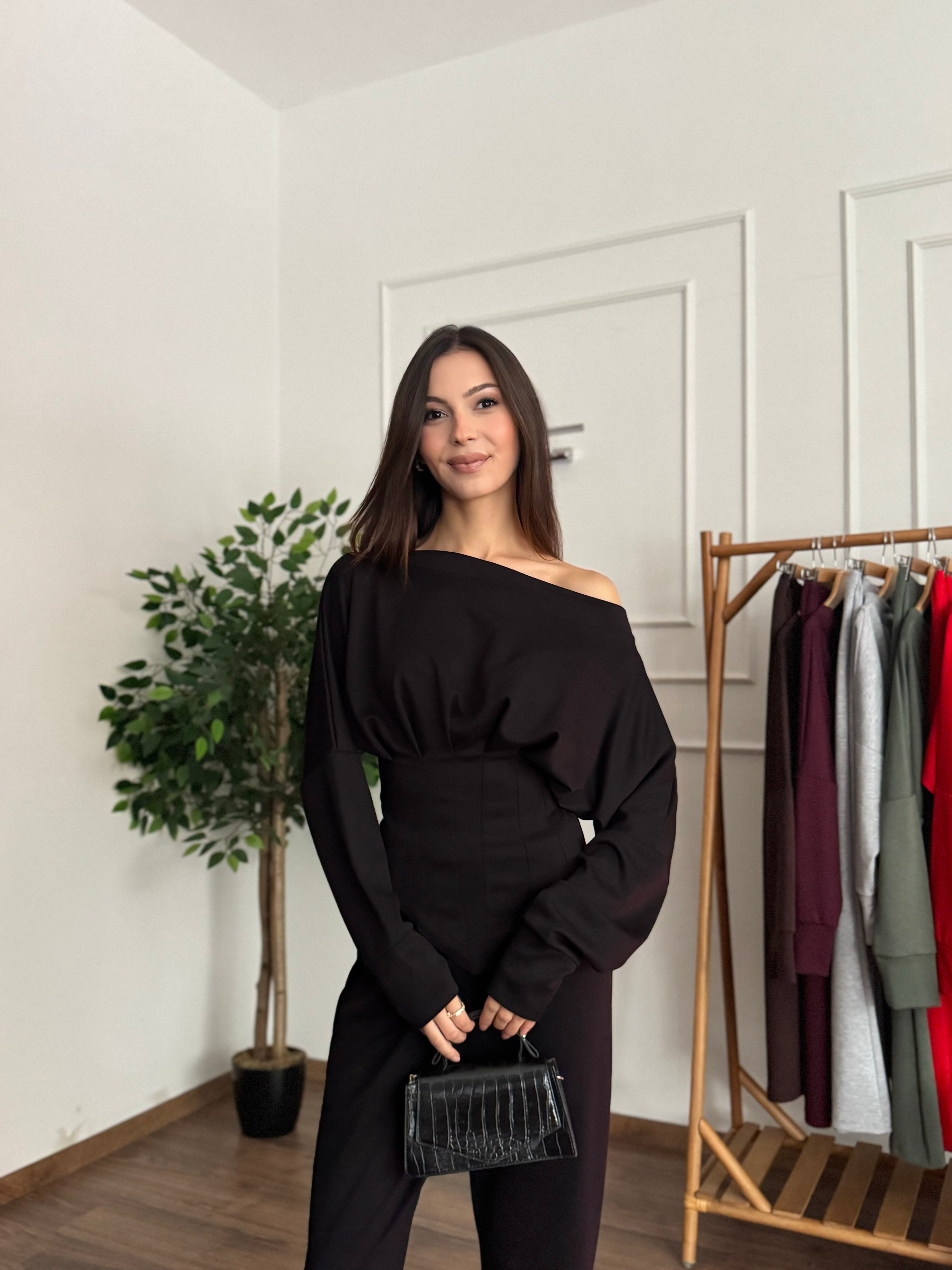 Arden Kayık Yaka Bel Detay Modal Siyah Takım