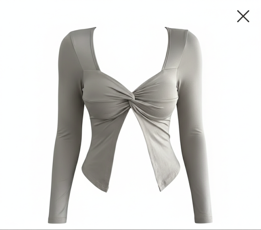 Burgu Detay Bej Bluz