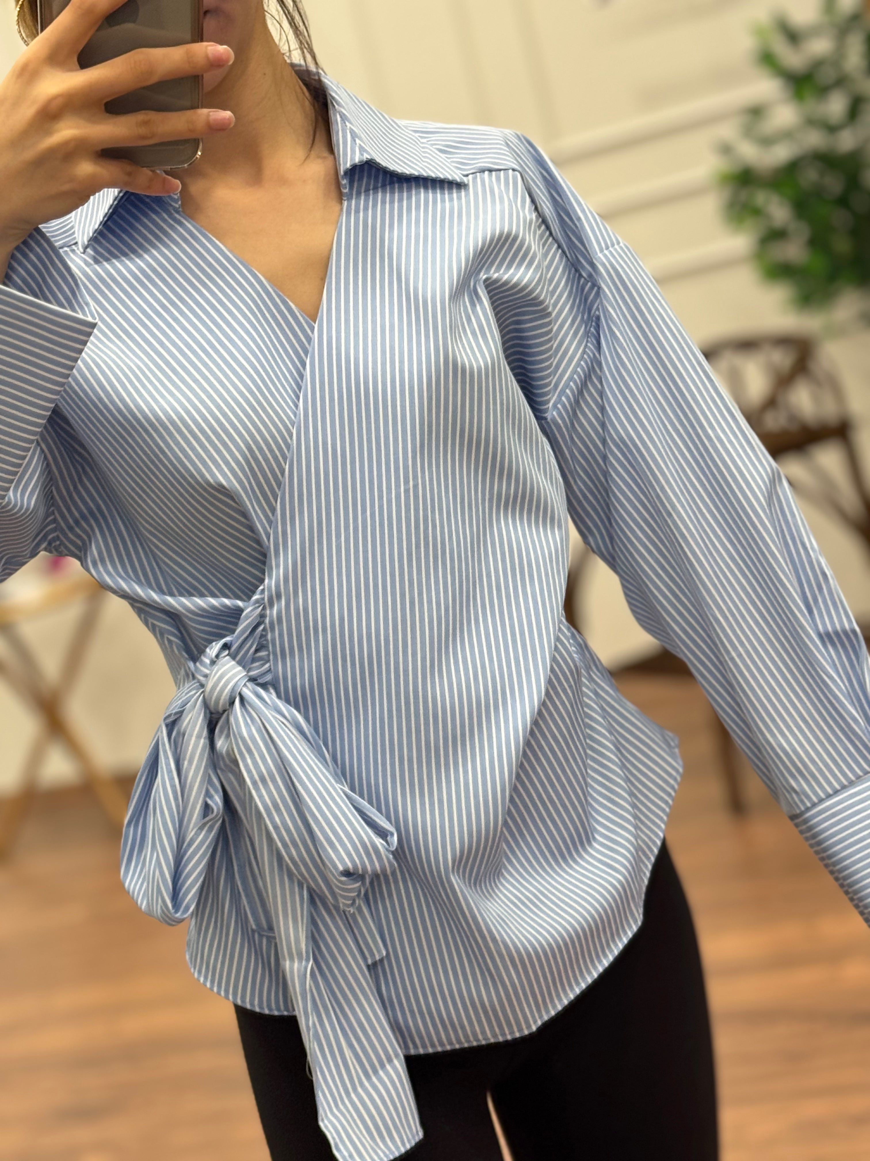 Bağlamalı Çizgi Desen Mavi Gömlek