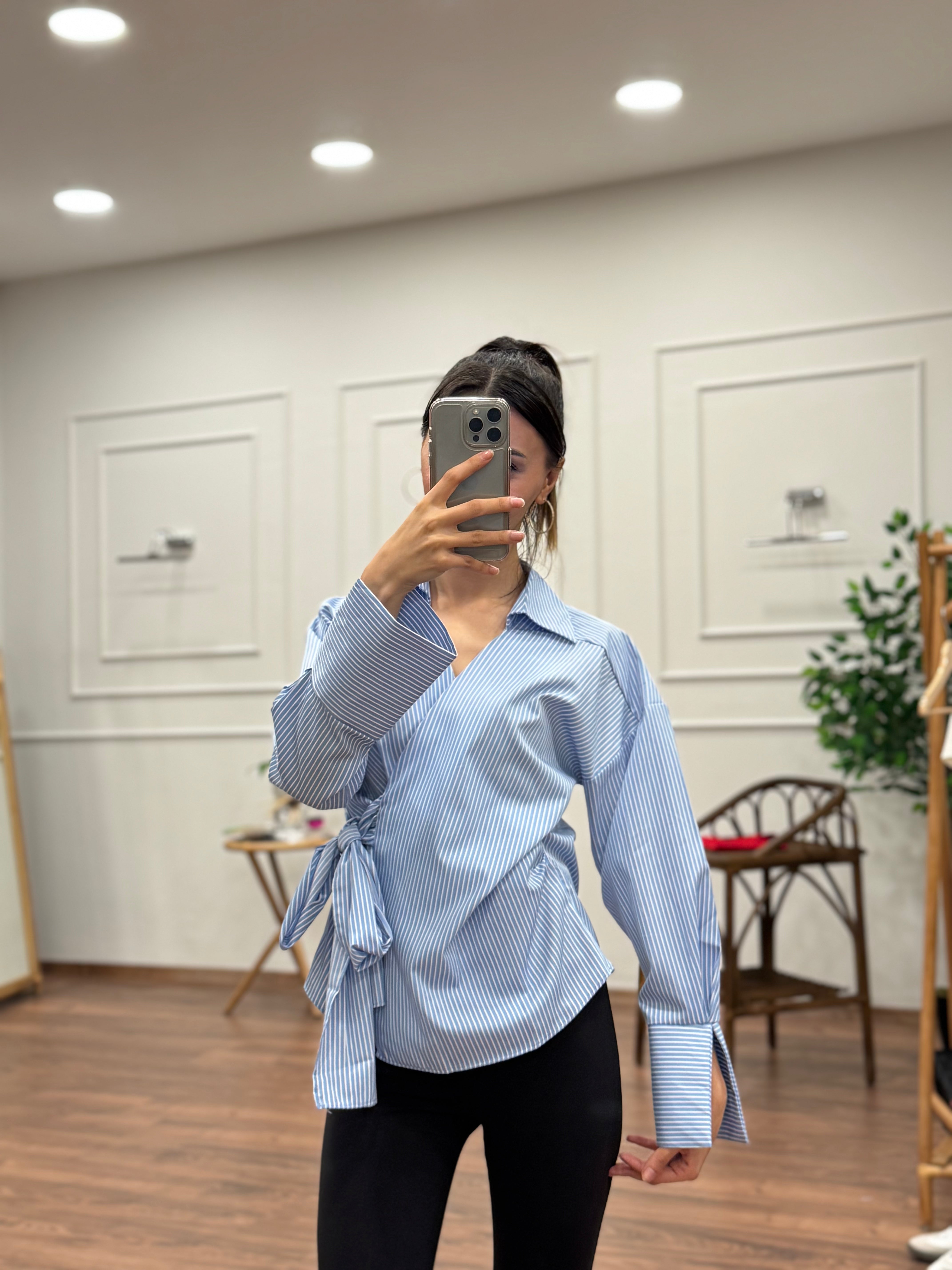 Bağlamalı Çizgi Desen Mavi Gömlek