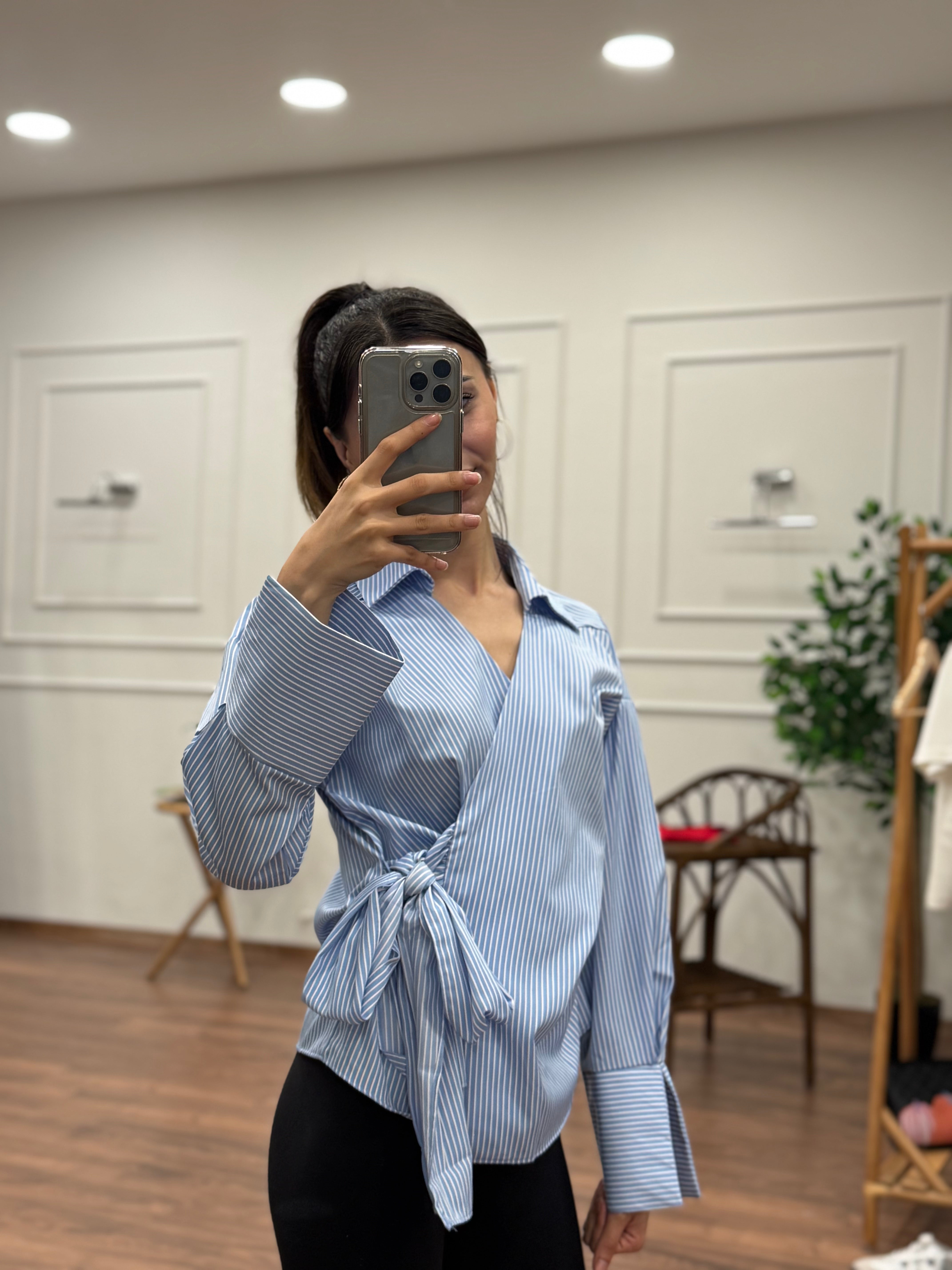 Bağlamalı Çizgi Desen Mavi Gömlek